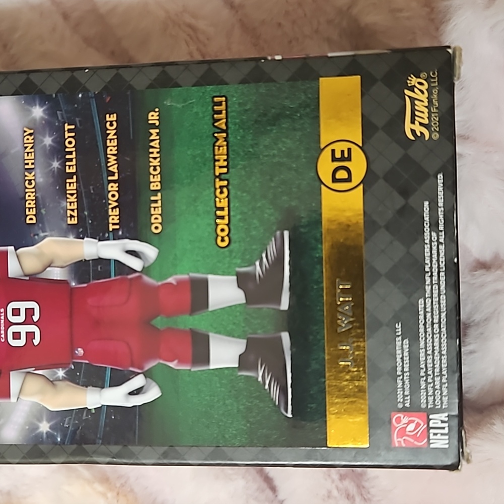 Funko NFL 🆕️ J. J. Watt Premium Vinyl Figurine - Picture 8 of 11